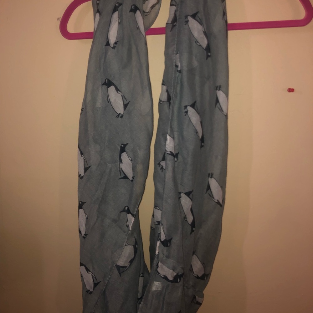 Penguin infinity scarf